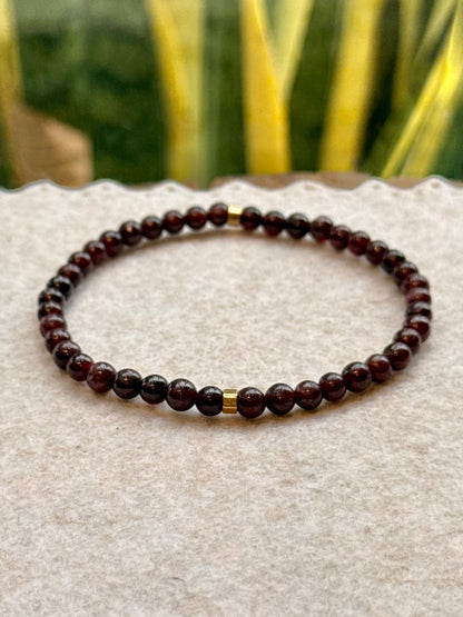 CR Line | Pedra Granada – Prosperidade, Determinação e Realização (Banho Ouro 18K)