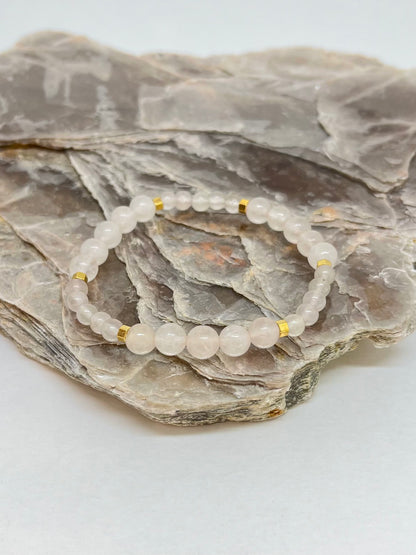 CR Prime Slim | Quartzo Rosa – Paz, Amor e Autoesimta (Banho Ouro 18K)