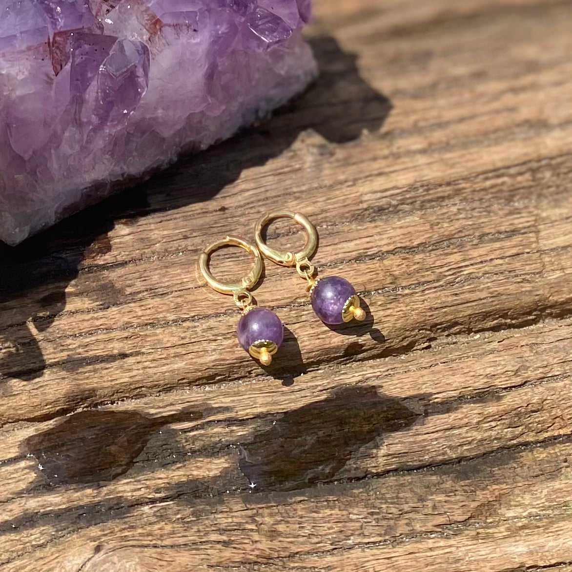 Ametista – Espiritualidade, Harmonia, Proteção (Banho Ouro 18K) #BrincoUno