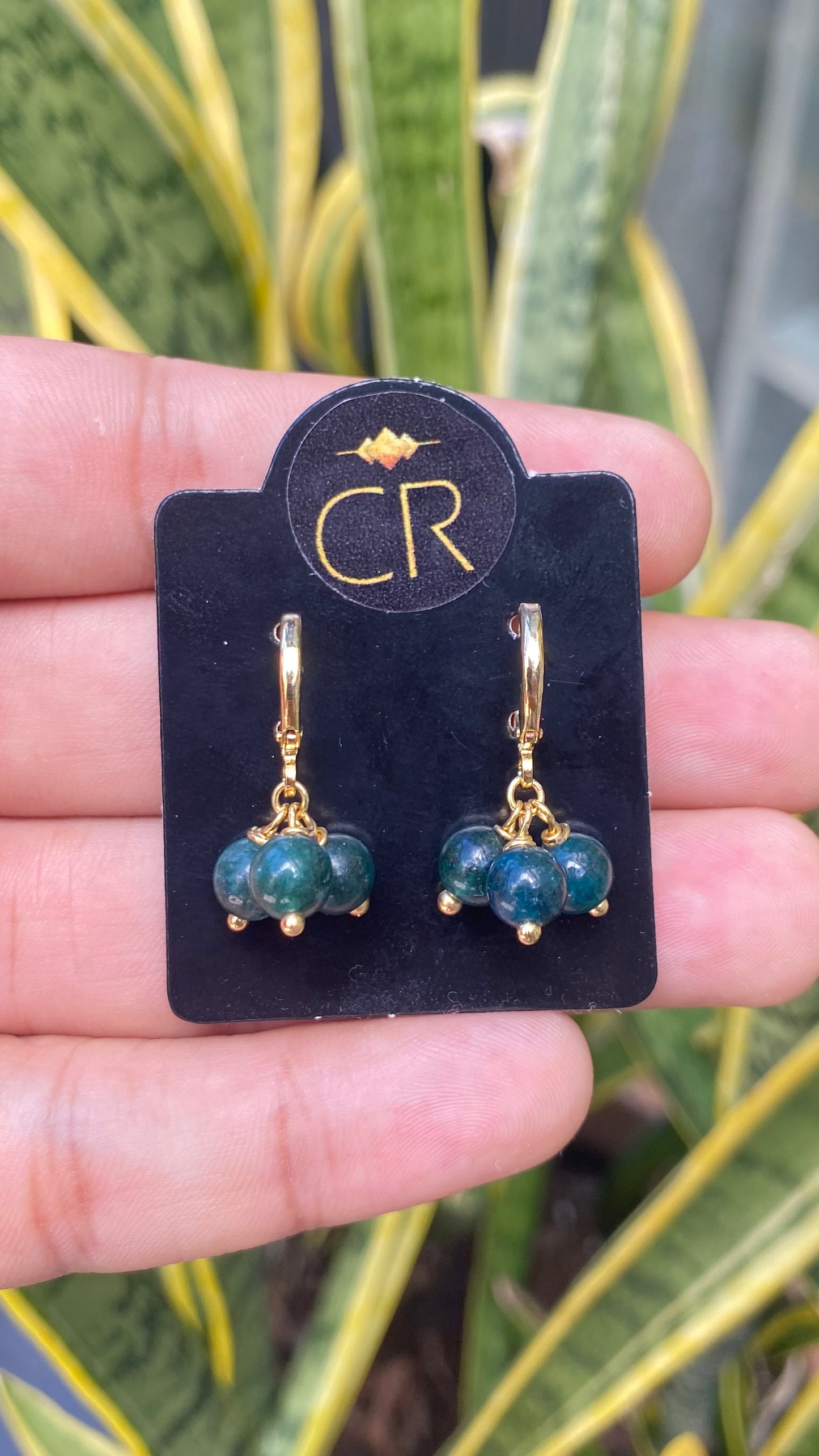 Apatita Azul – Iluminação Pessoal, Clareza e Intuição (Banho Ouro 18K #BrincoUva