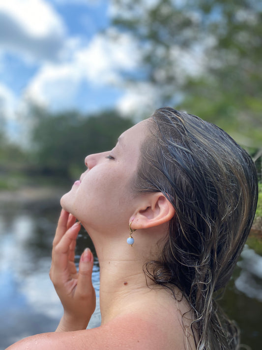 Água Marinha – Equilíbrio Emocional, Coragem, AntiStress (Banho Ouro 18K) #BrincoUno